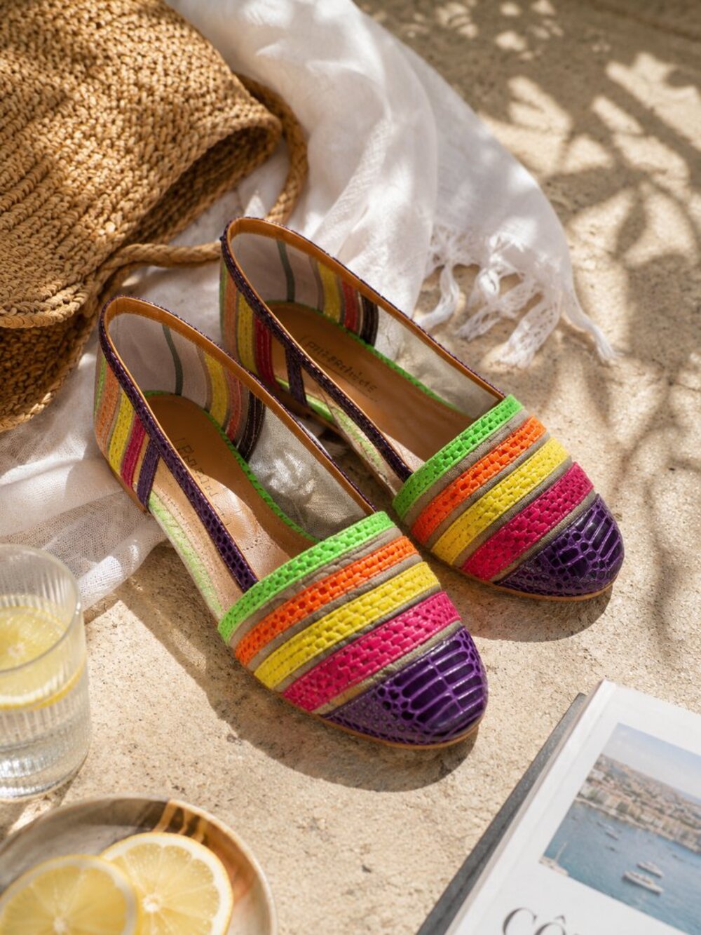 NWOB J. Renee Melodee Multicolor Striped Wedge Pump Sz 8W